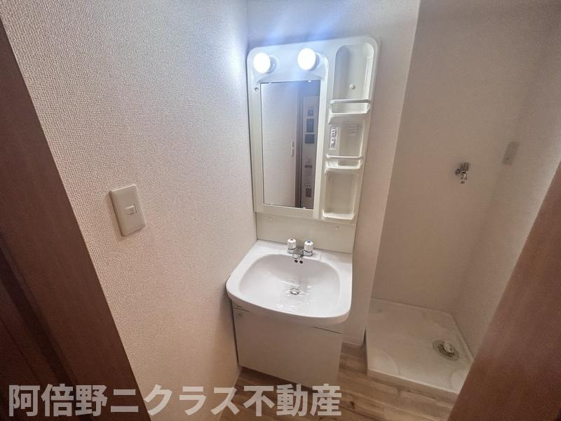 MiYo87天下茶屋の洗面所|内装は別部屋の参考写真です。