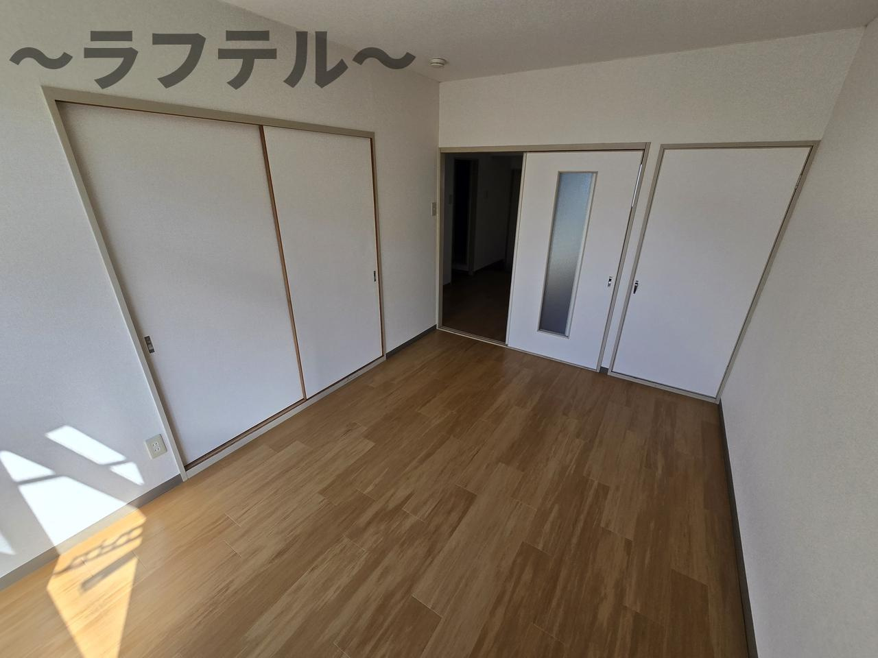 狭山市大字水野のアパートの洋室