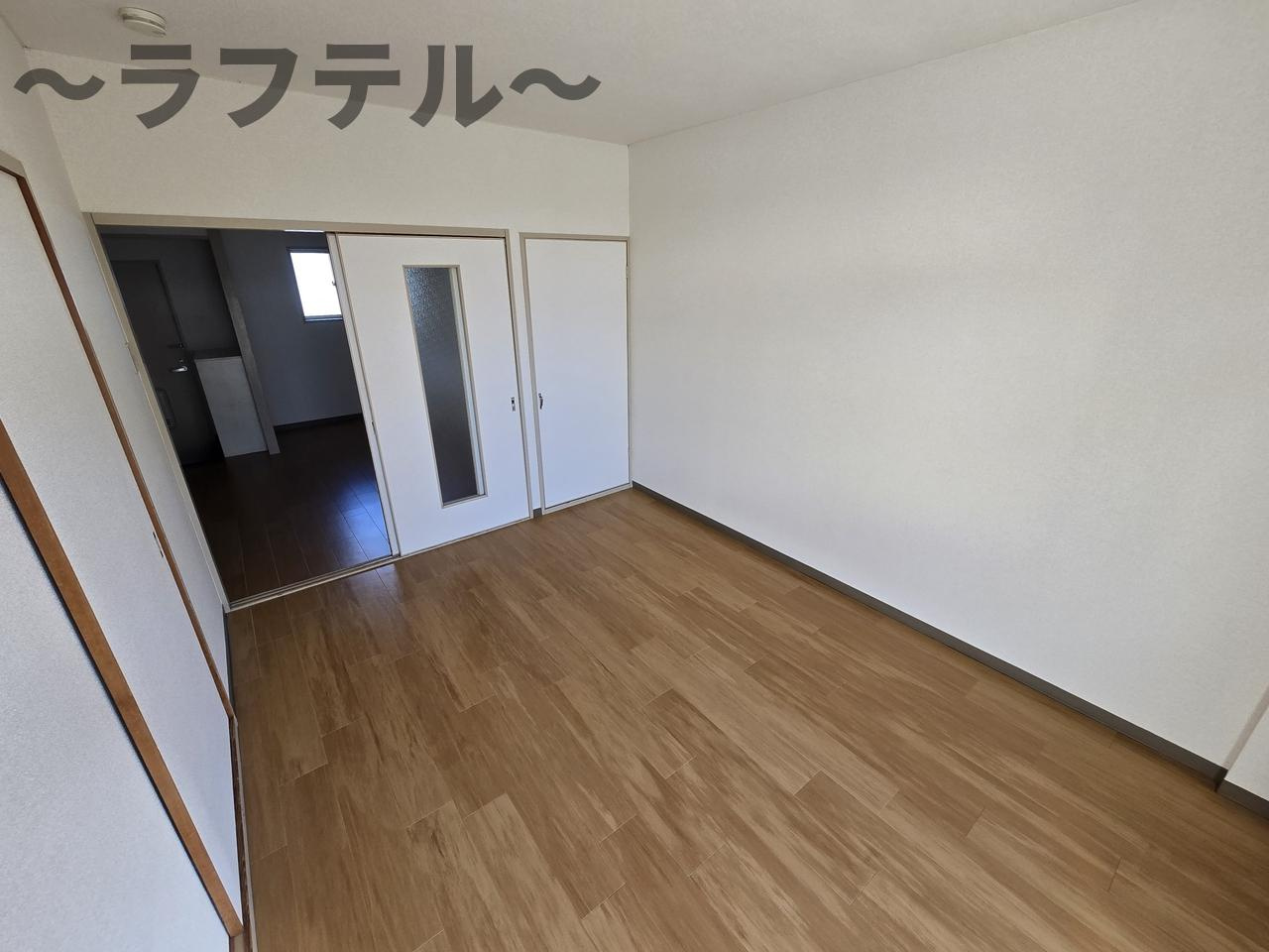 狭山市大字水野のアパートの洋室