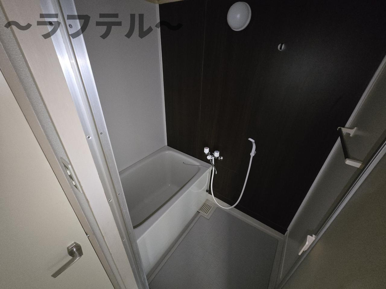 狭山市大字水野のアパートの浴室