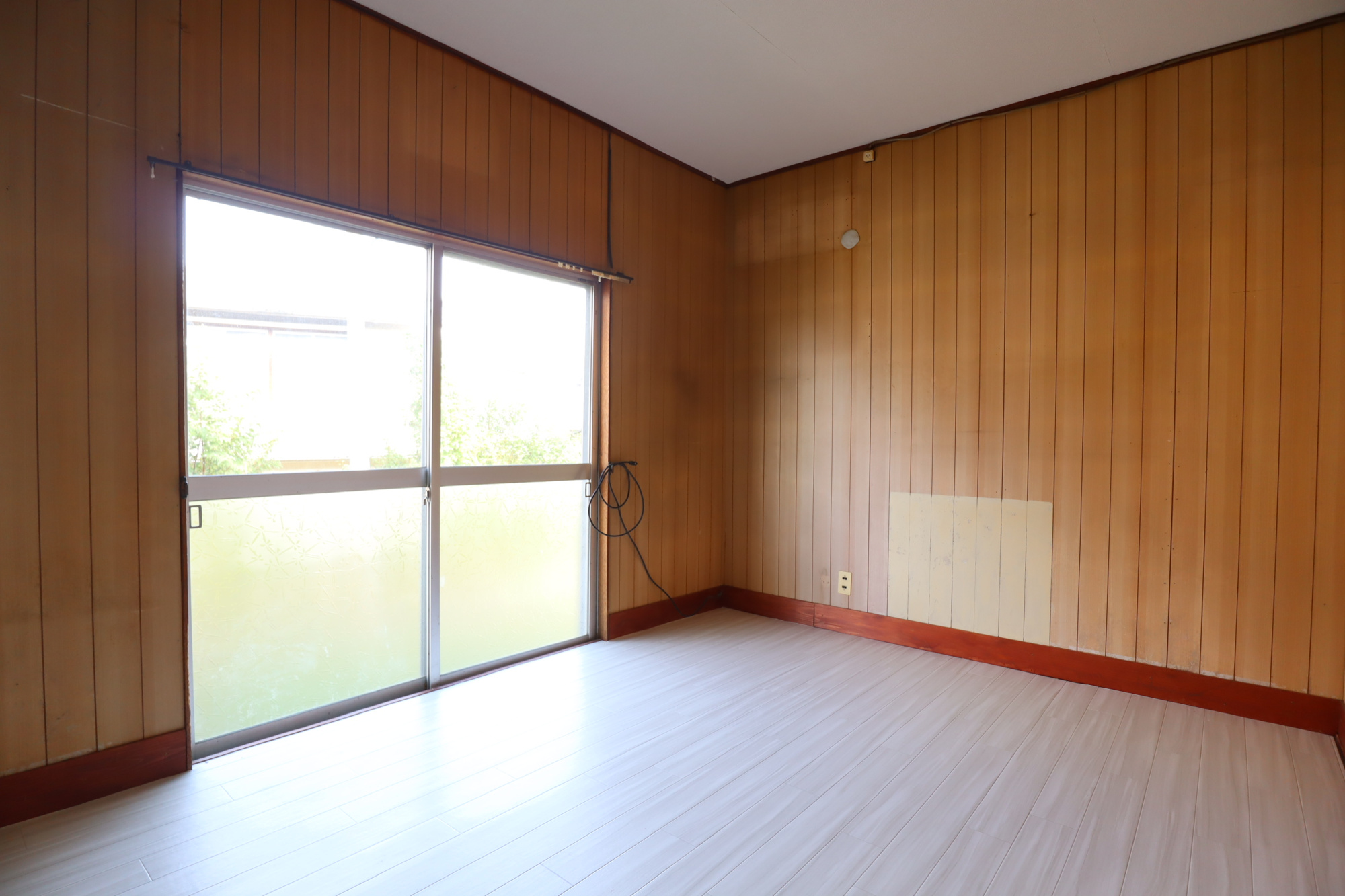 額田部北町戸建の居間・リビング