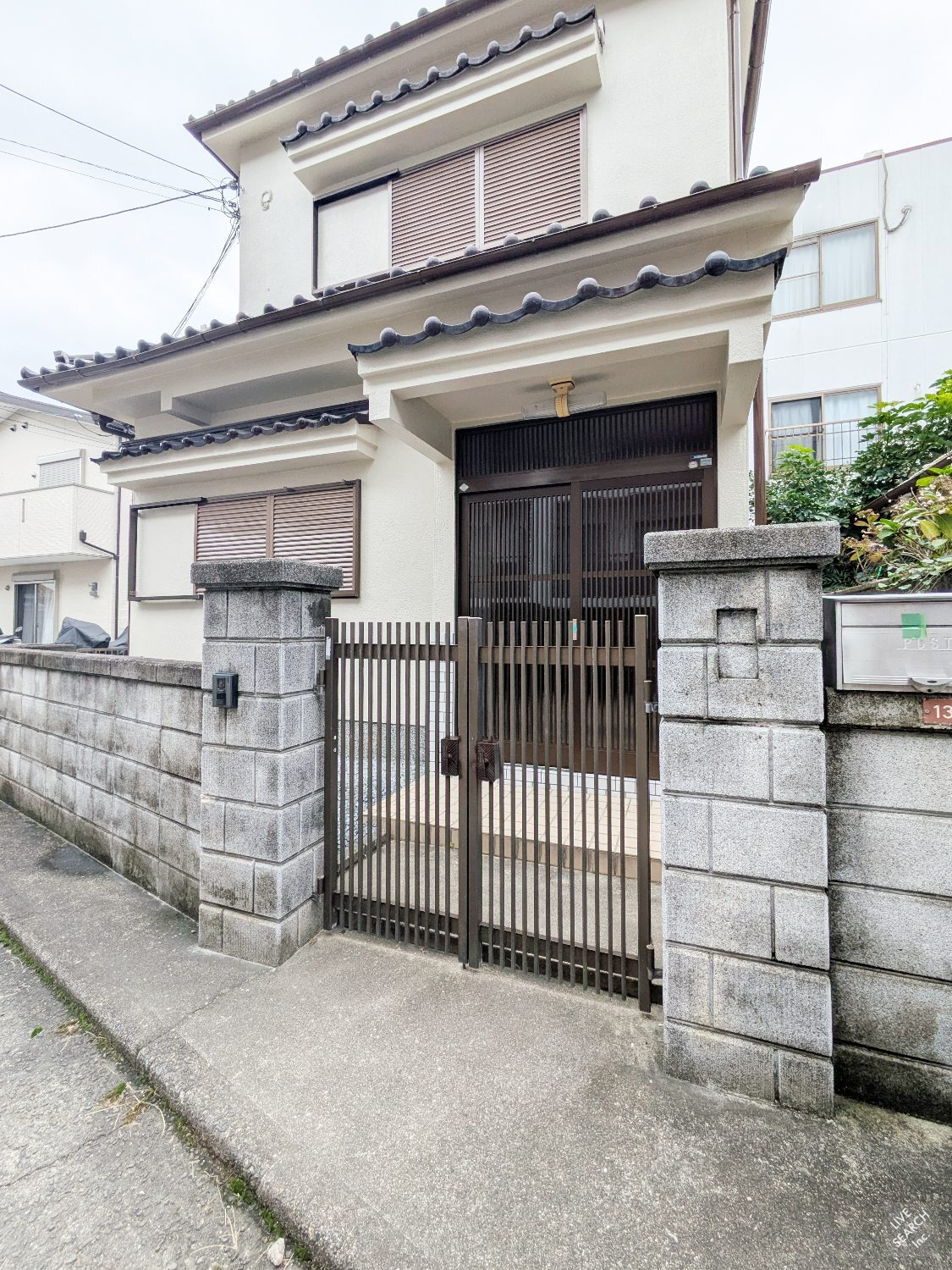 西五百住町　貸家のエントランス