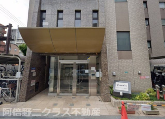 グランディール阪南町のエントランス