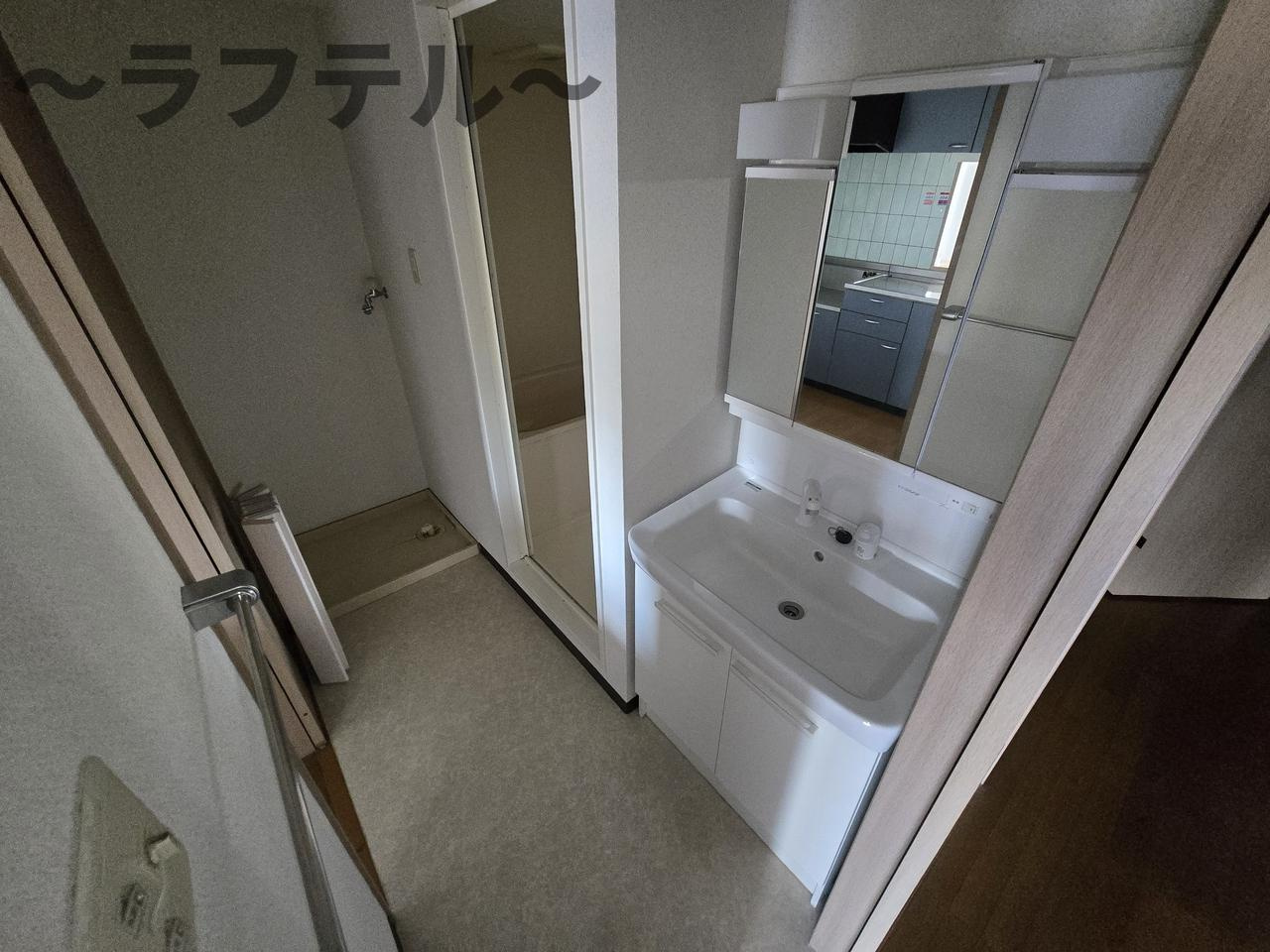 ブリランテけやき台の独立洗面台|別部屋イメージ写真