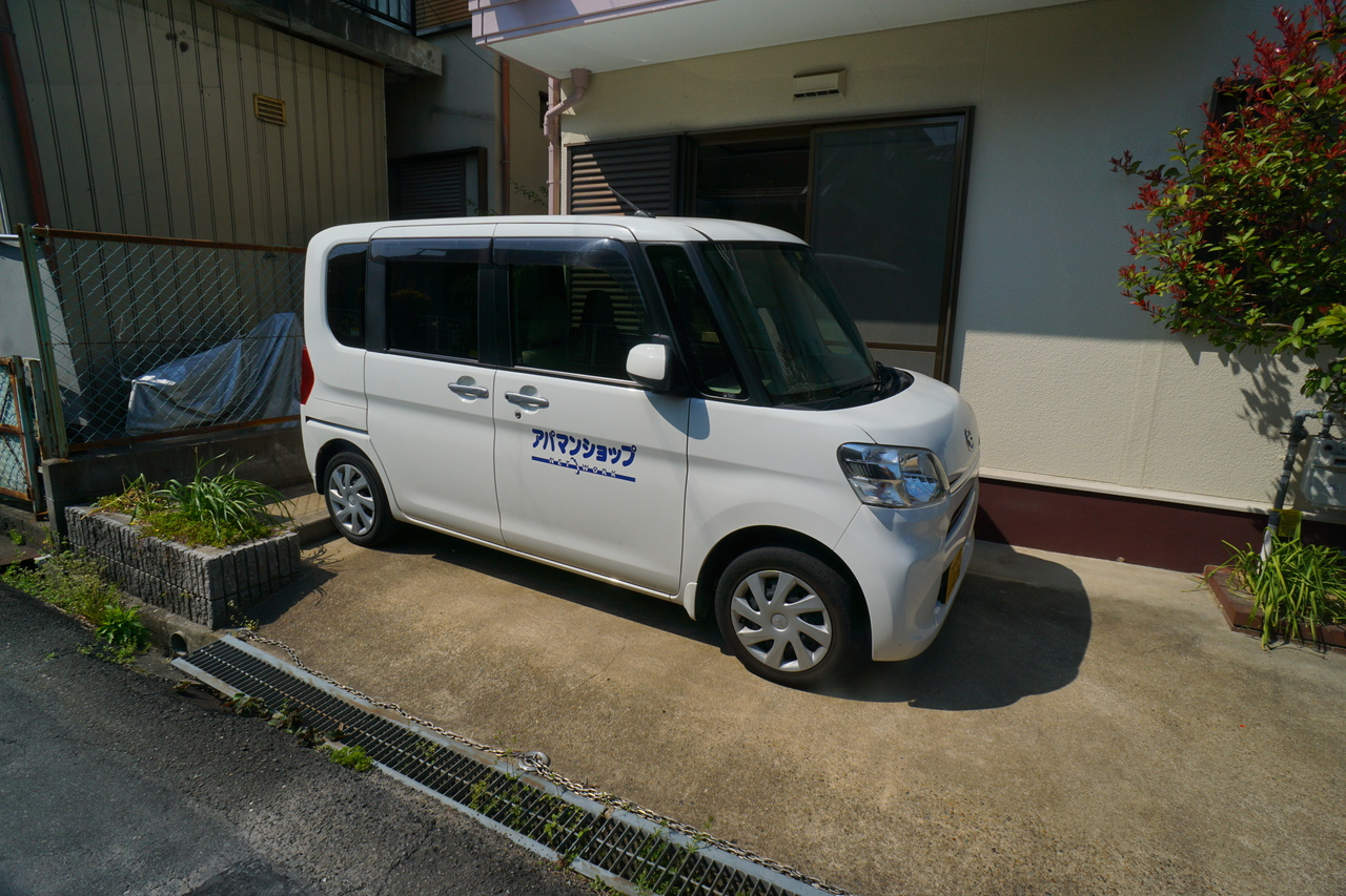 メゾンド新町の駐車場