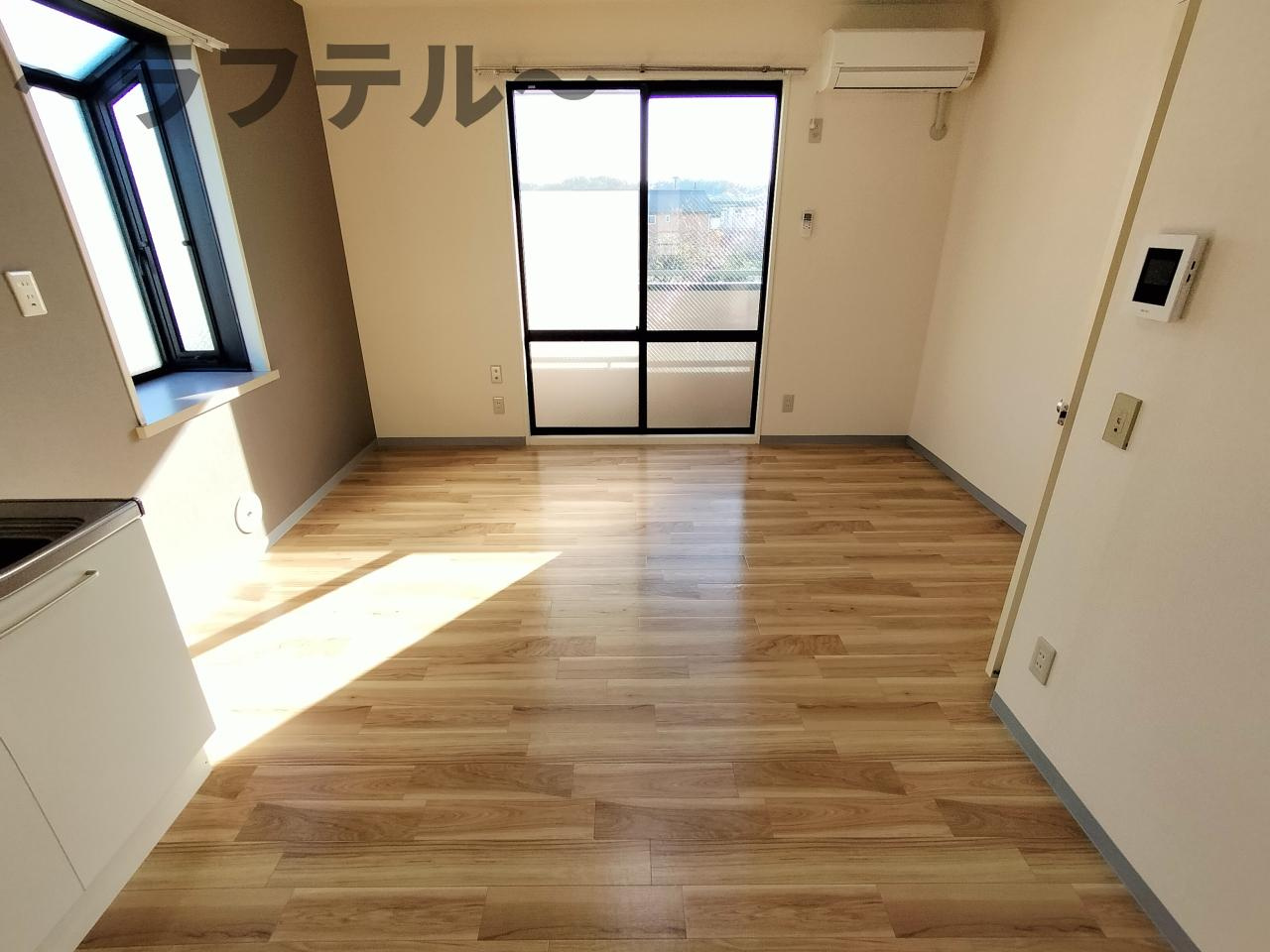 セントビラ92Bの居間・リビング|別部屋イメージ写真