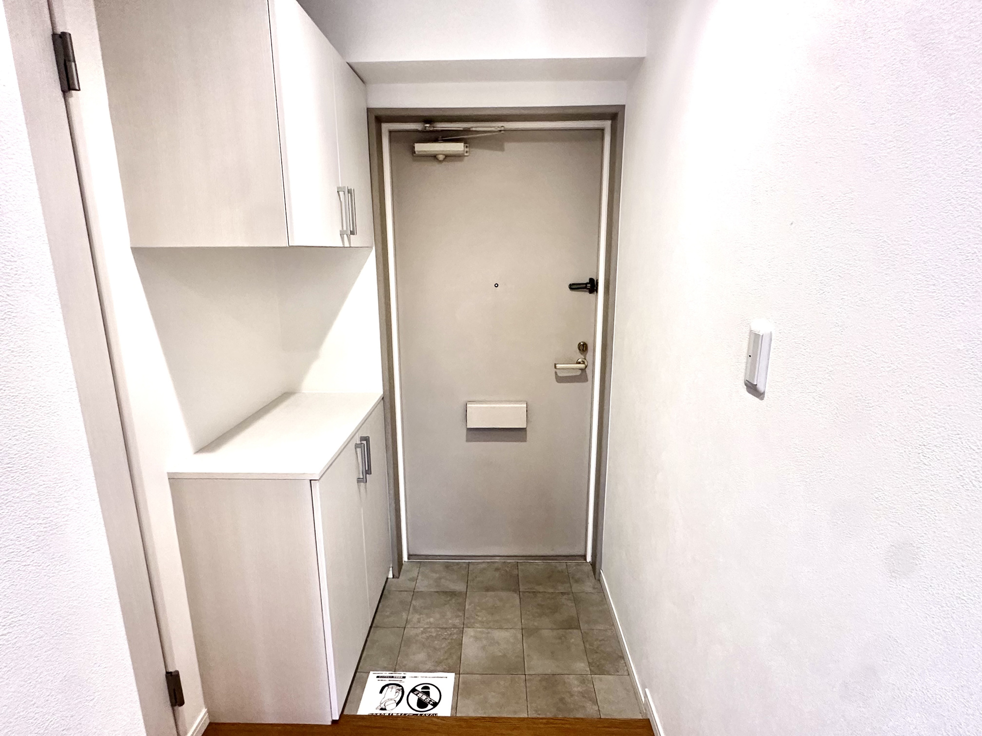 ライオンズマンション八乙女の玄関|収納力のある下駄箱を備え、玄関まわりをすっきり保てます！（2026年6月撮影）