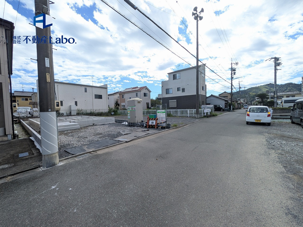 ハートフルタウン　清水区蜂ヶ谷247番　全1棟　の前面道路含む現地写真