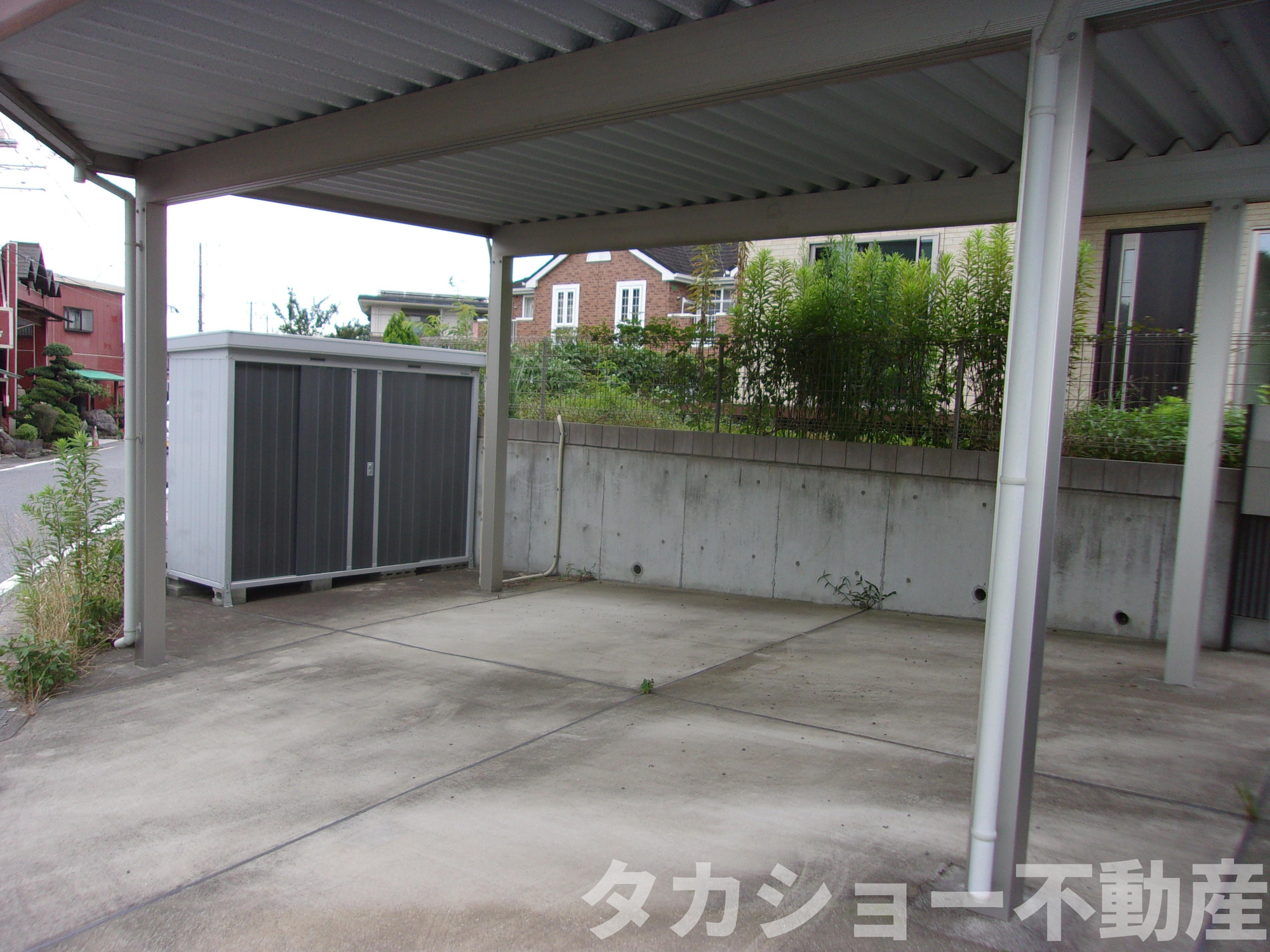 市原市西広6丁目　中古戸建の駐車場|駐車場に車を止められます