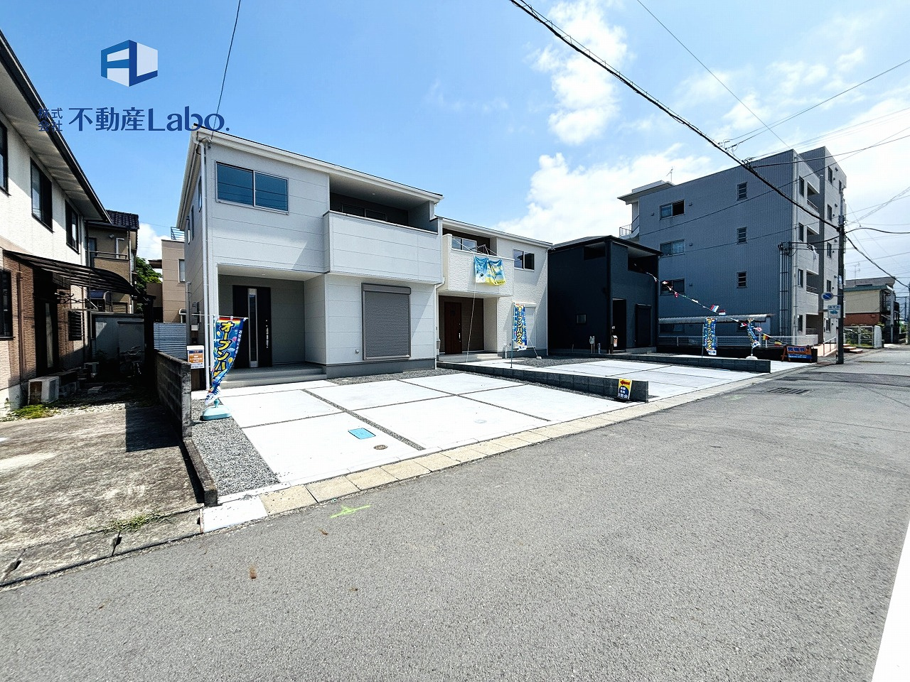 リーブルガーデン　沼津市東間門　全3棟の前面道路含む現地写真|●駐車スペース● 
２台以上駐車可能♪ 並列駐車のため、車の出し入れが楽々♪