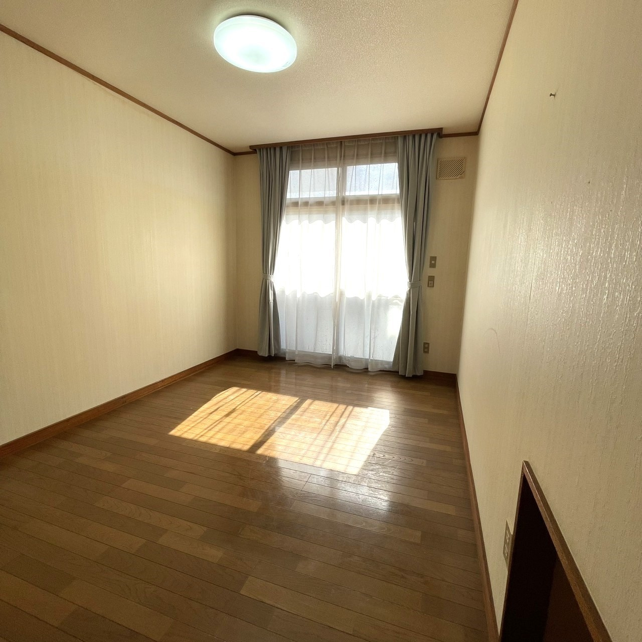 登別市新生町2丁目4-6　中古住宅の洋室