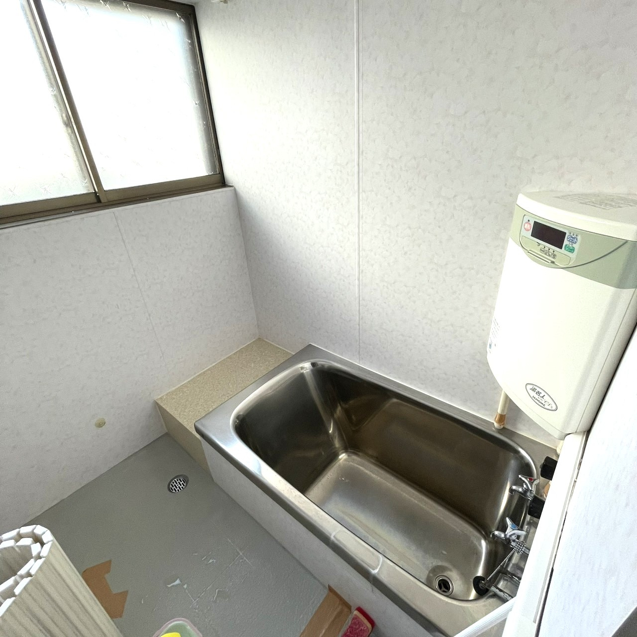 登別市新生町2丁目4-6　中古住宅の浴室