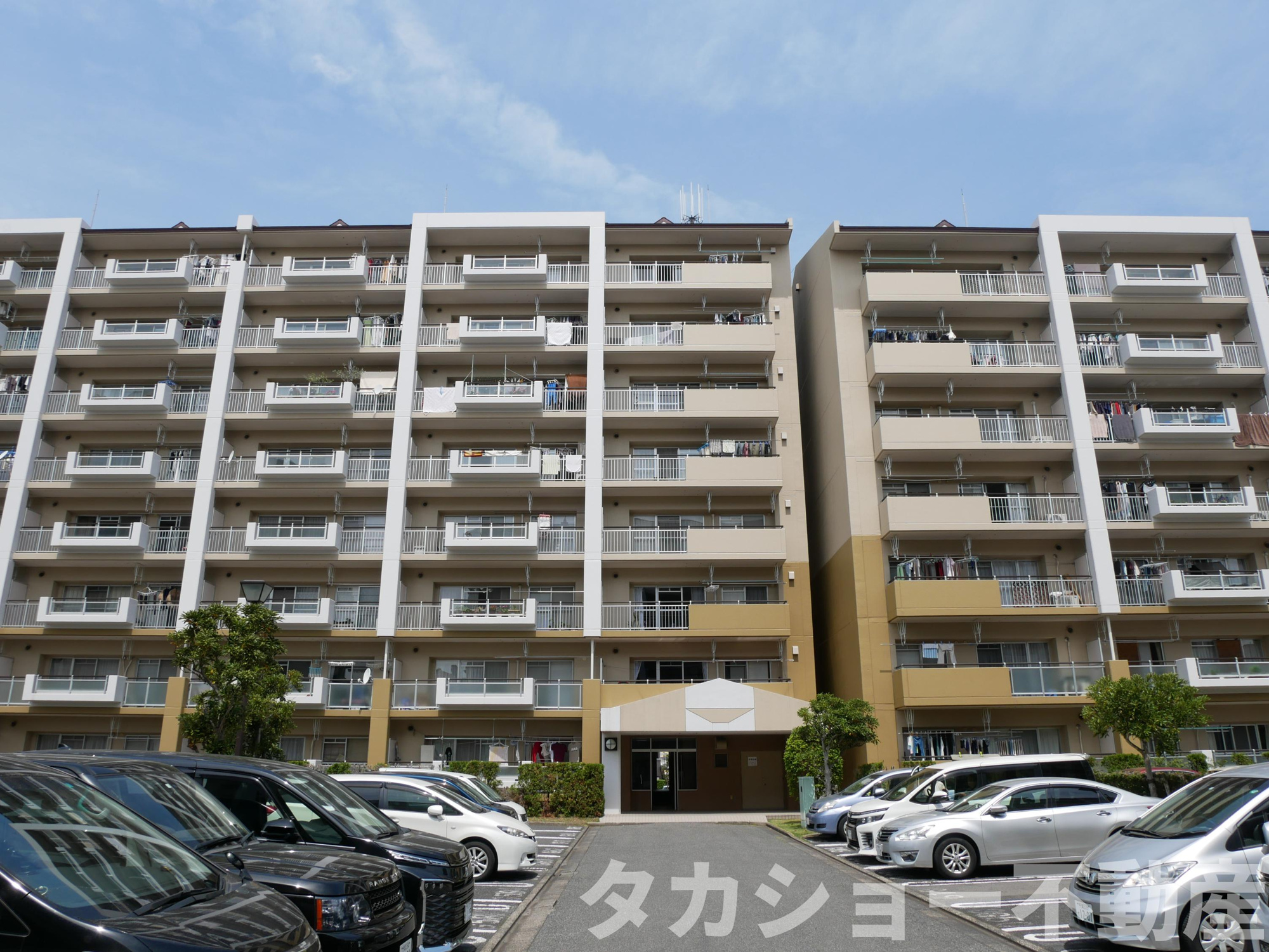 プラザ学園前10号棟の外観|外観もきれいです
