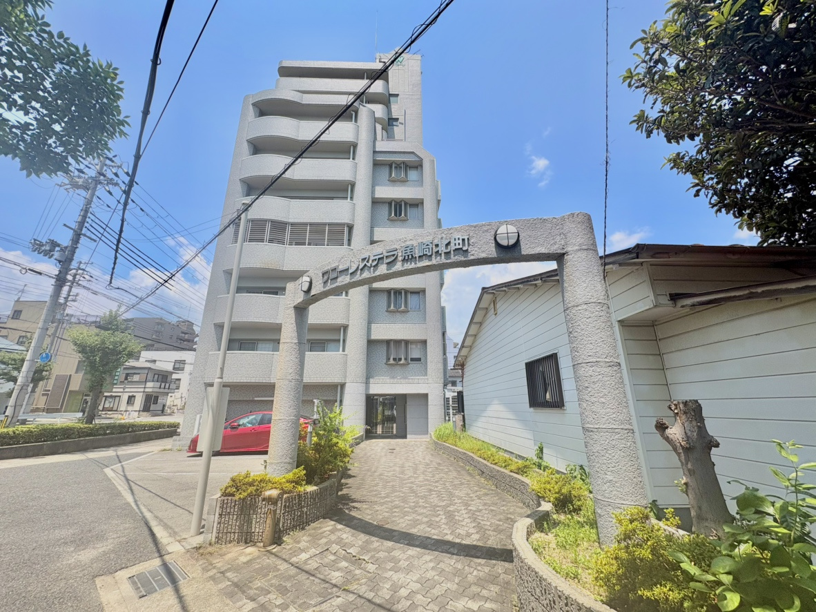 ワコーレステラ魚崎北町の外観|全部屋が防音・断熱性に優れた2重サッシ仕様。外の騒音をシャットアウトして静かな住環境を守ると同時に、冷暖房効率を高めて光熱費を節約します。カビの原因となる結露も防ぎ、毎日の掃除をラクにします。