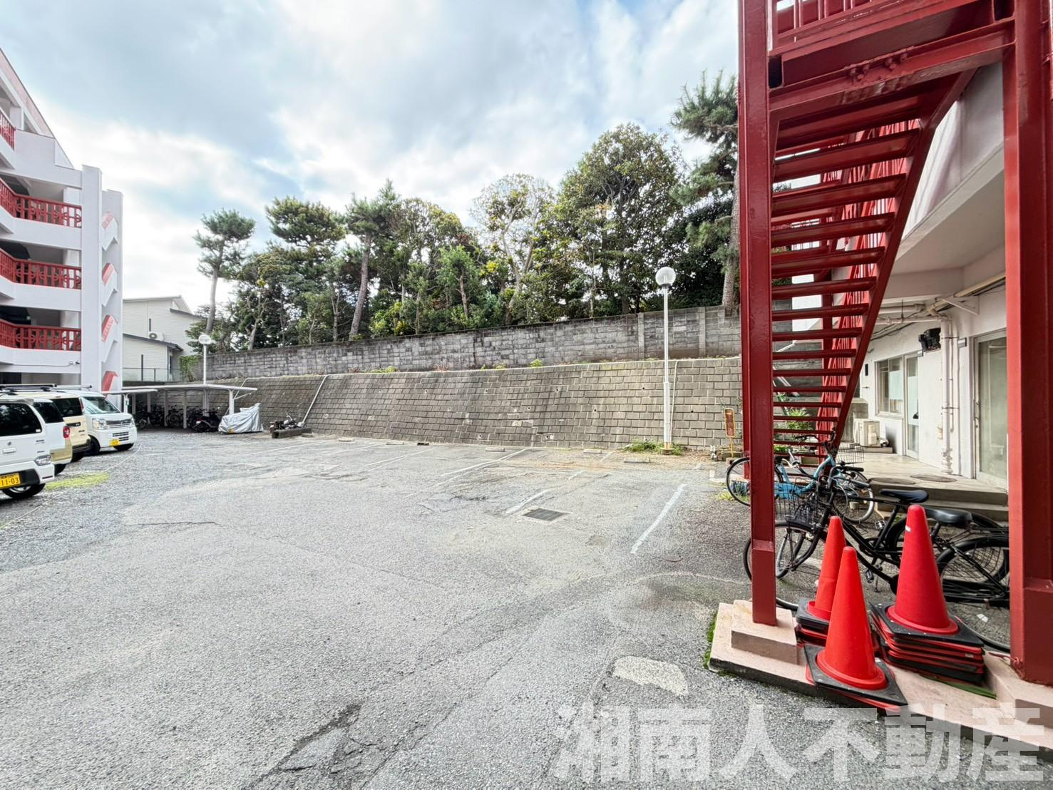 マンション茅ヶ崎の駐車場|駐車場に車を止められます