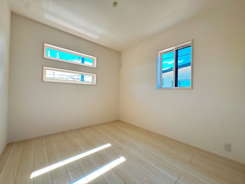 《14号棟　洋室2》お子様部屋だけでなく、趣味部屋としてもお使いいただけます。
