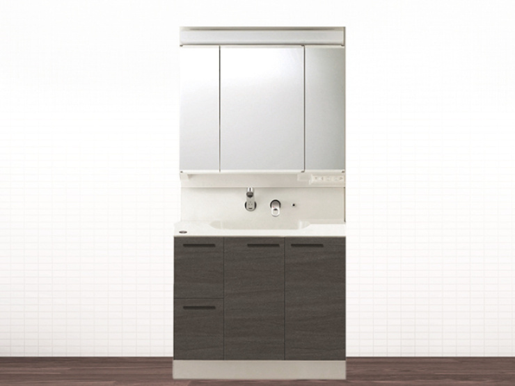 【設備画像：エポック（トクラス）】ボウルとの一体型成形で継ぎ目のないハイバックガードと壁出し水栓は、汚れがたまりにくく、毎日のお手入れが簡単です。濡れたままのコップを収納できる棚など収納も充実。

