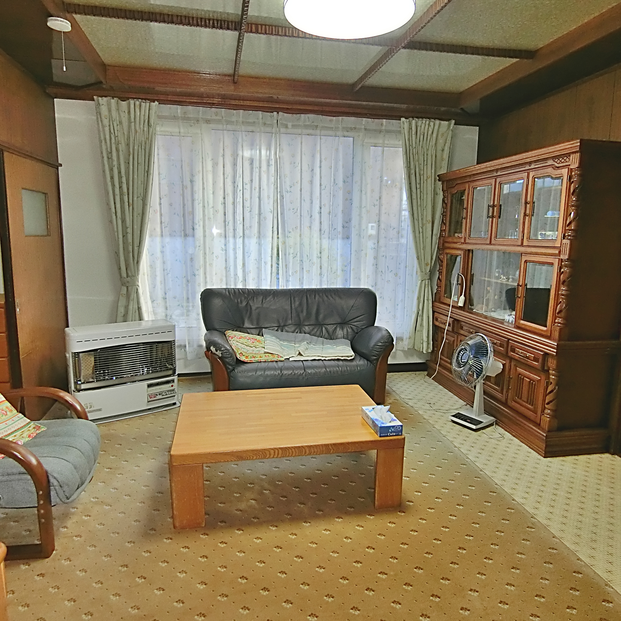 室蘭市天神町20-3　中古住宅の居間・リビング