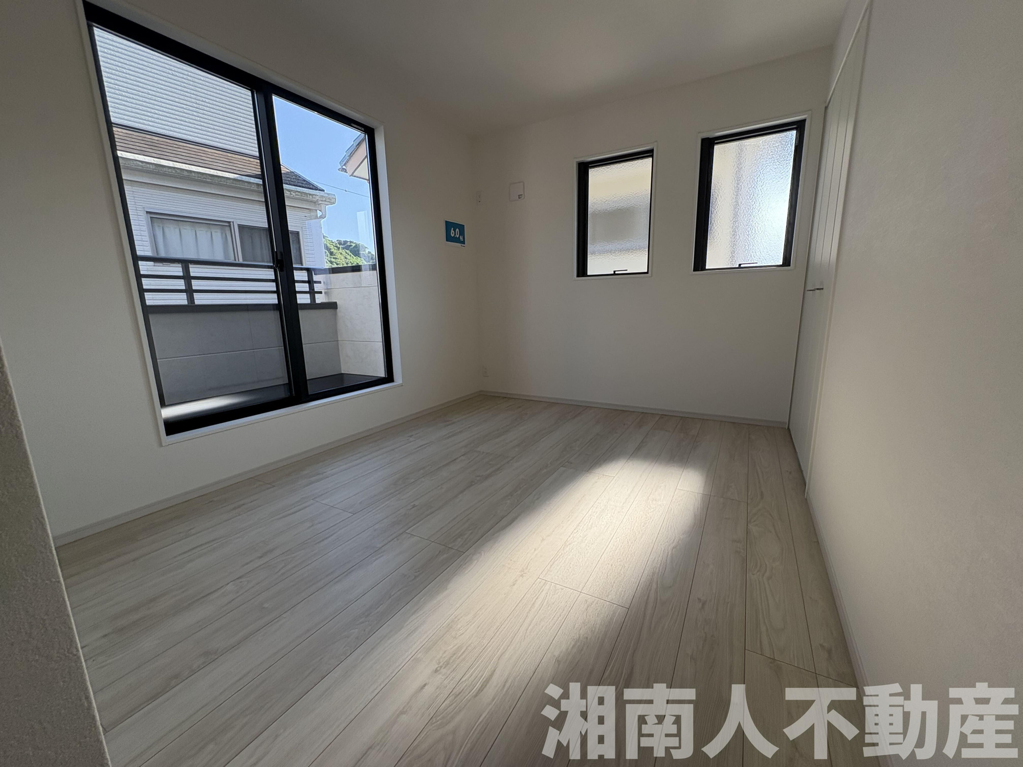 逗子市久木３丁目６３１－１２，１３，５新築戸建ての洋室|明るい洋室です