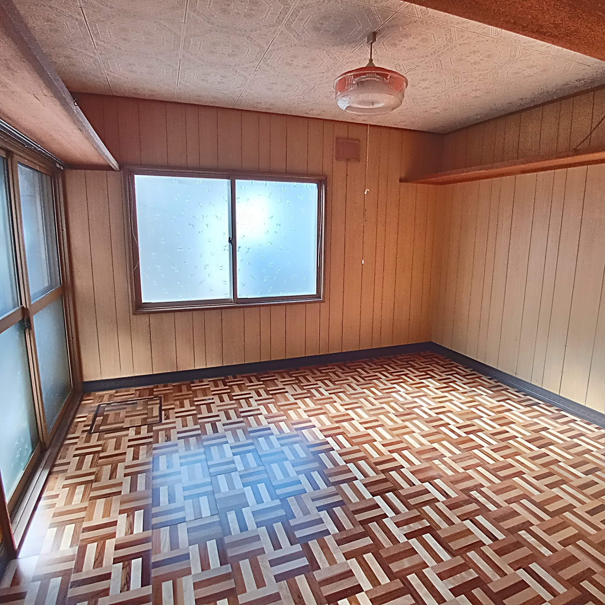 室蘭市高砂町2丁目9-19　中古住宅の洋室
