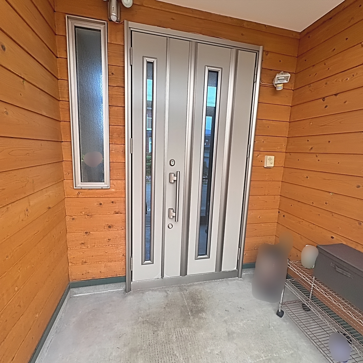 室蘭市柏木町51-5　中古住宅の玄関