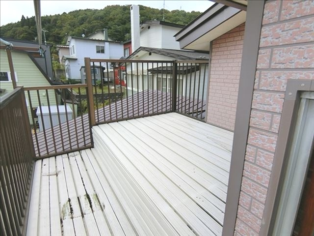 室蘭市高砂町3丁目6-11　中古住宅のバルコニー