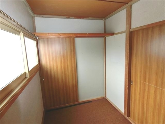 室蘭市高砂町3丁目6-11　中古住宅の洋室