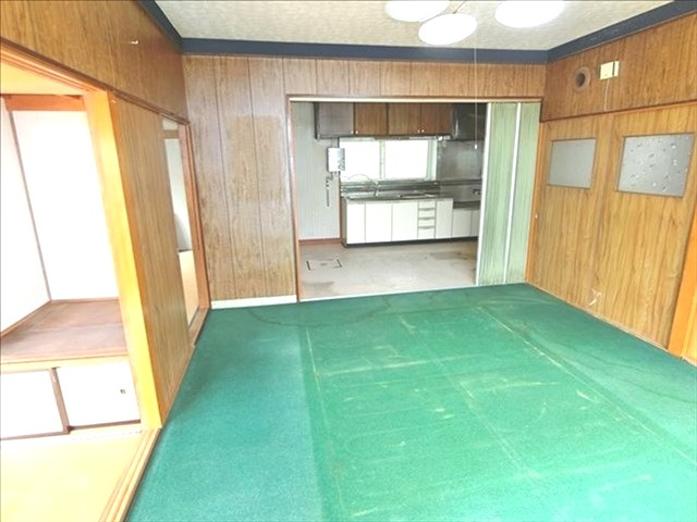 室蘭市高砂町3丁目6-11　中古住宅の居間・リビング