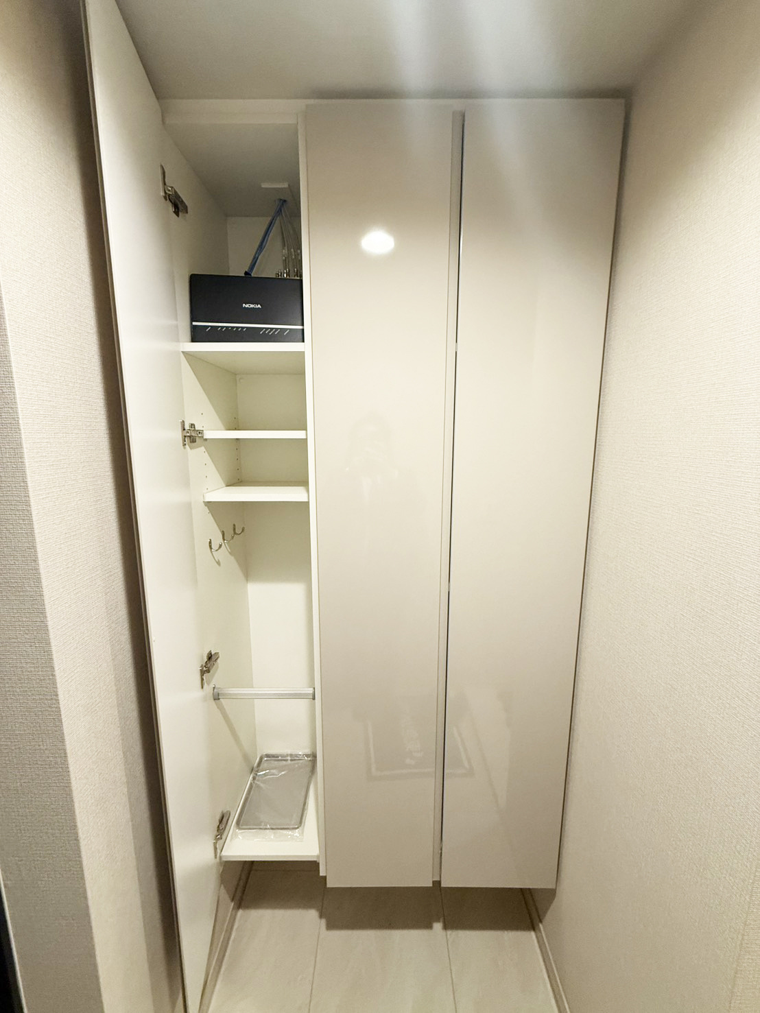 ブランズ御池西洞院の玄関|玄関のシューズボックスです。