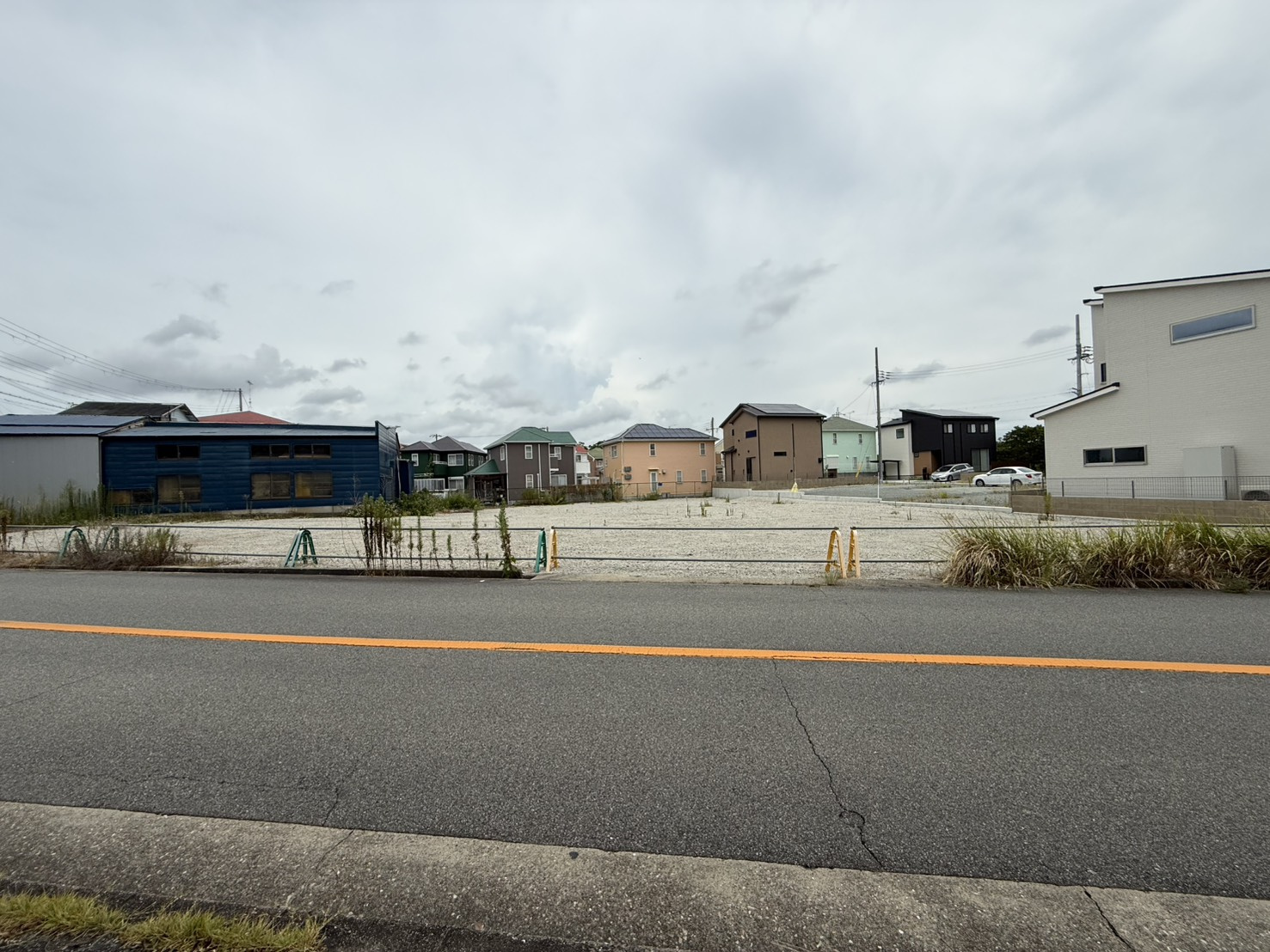 名谷町土地（更地）の前面道路含む現地写真