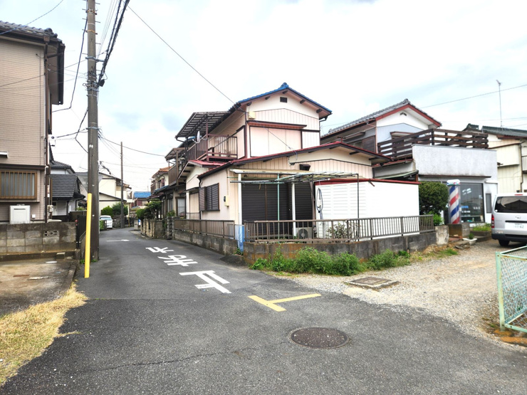 東南から