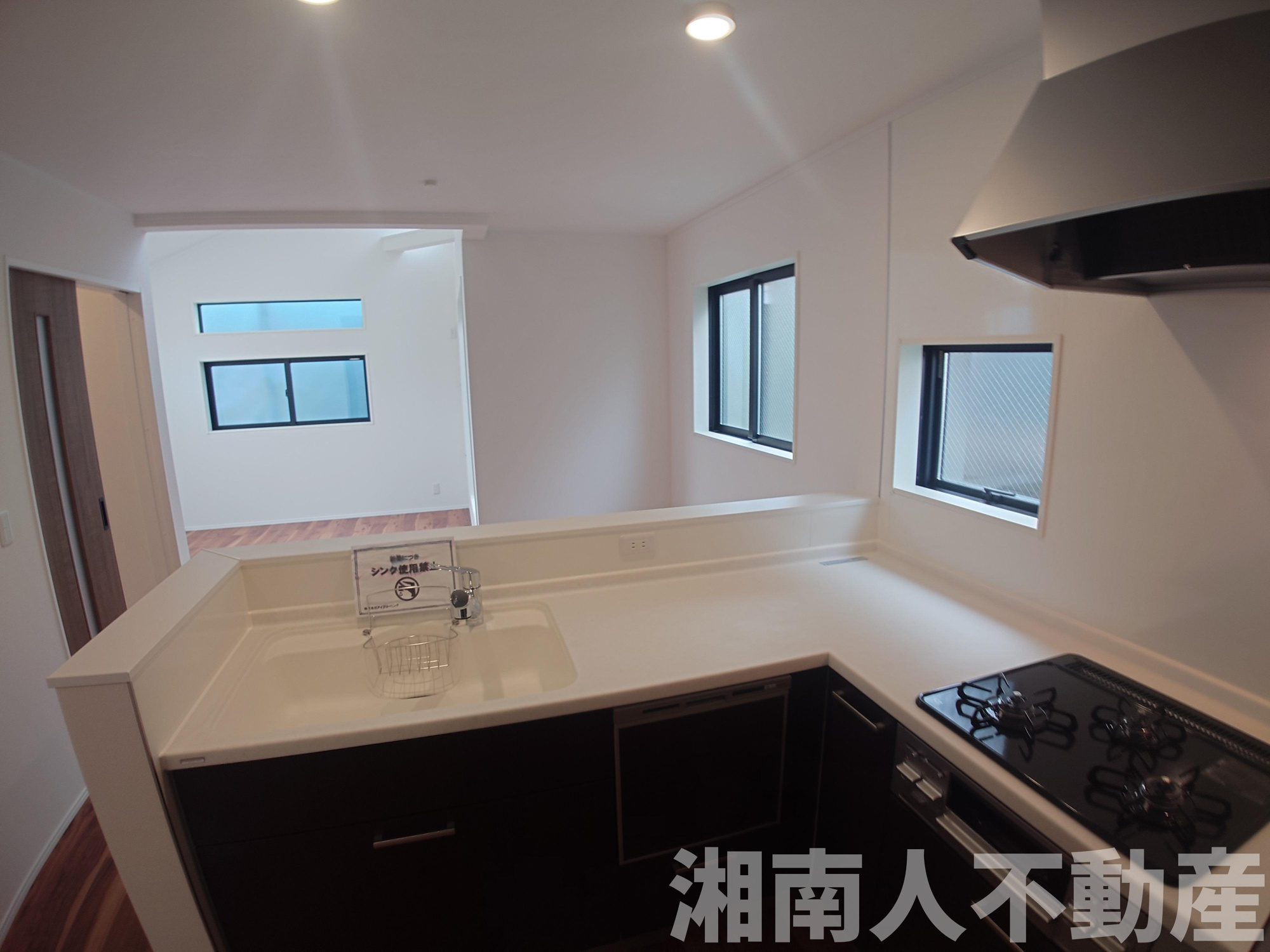 平塚市中堂８付近新築戸建てのキッチン|きれいなキッチンです
