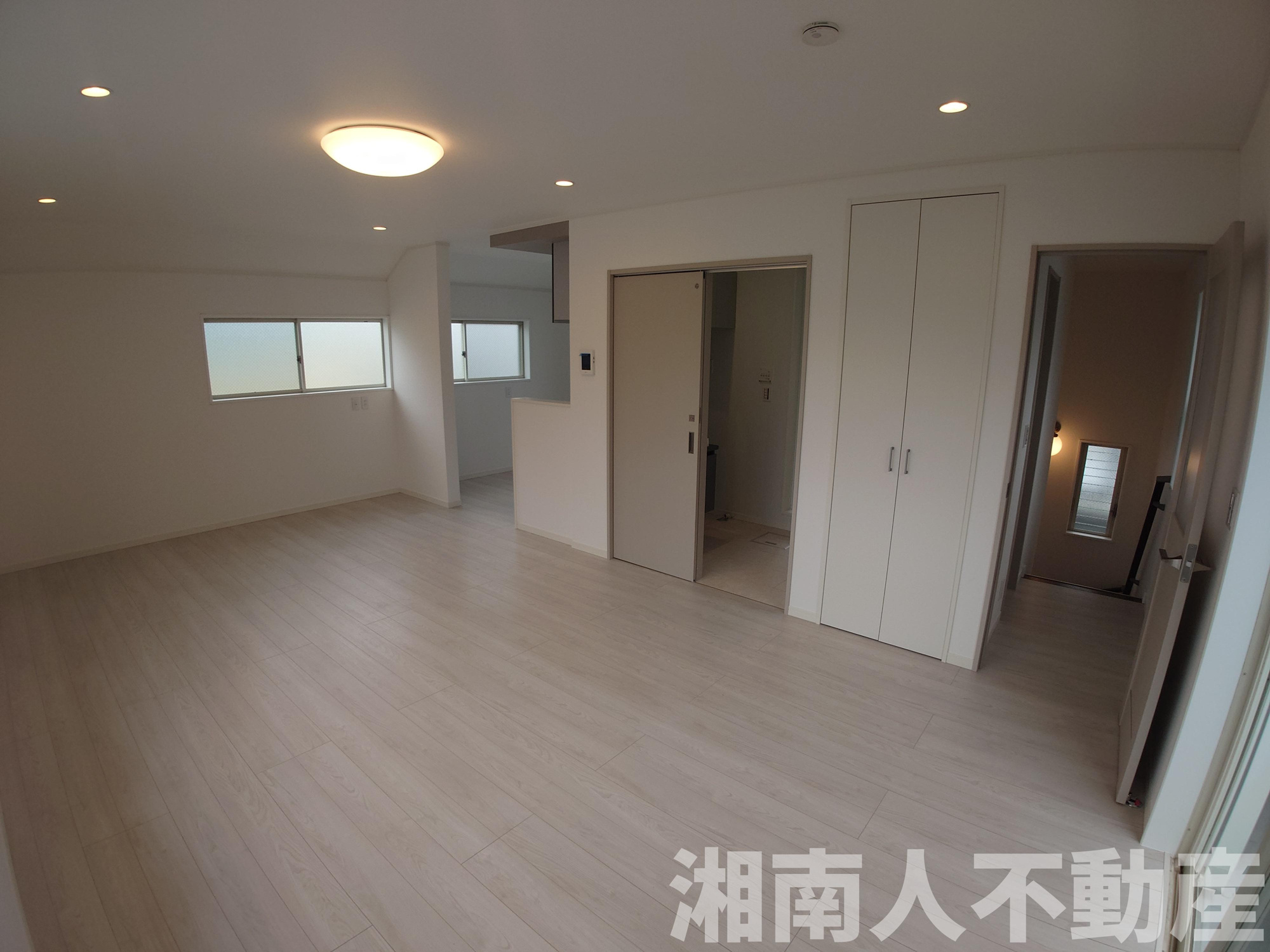 茅ケ崎市松浪2丁目２－７３戸建の居間・リビング|ゆったり過ごせる居間です