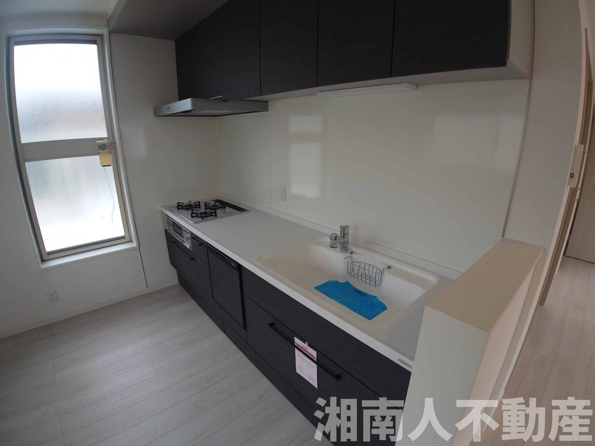 茅ケ崎市松浪2丁目２－７３戸建のキッチン|コンパクトなキッチンで掃除もラクラク