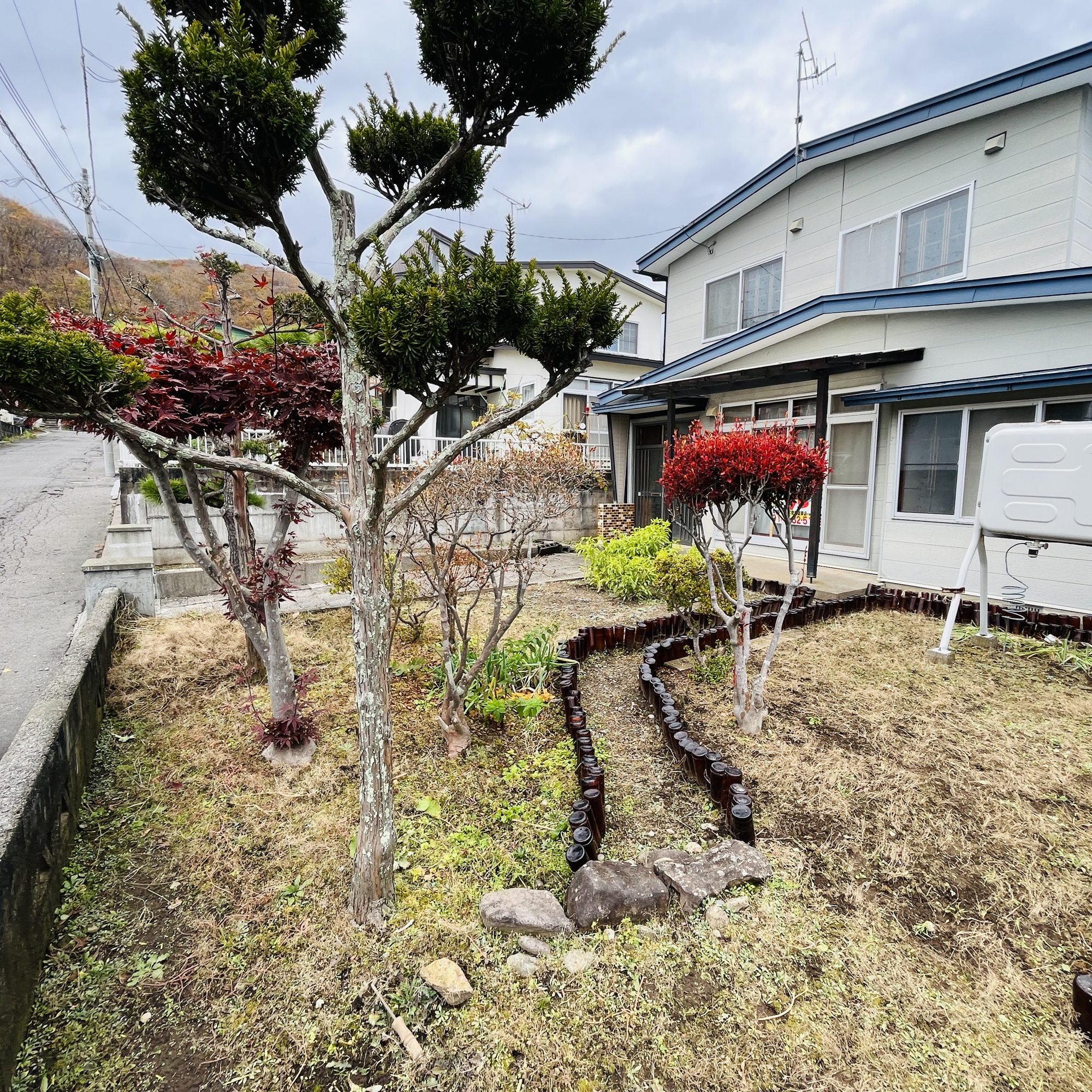 登別市若草町5丁目28-10　中古住宅の庭
