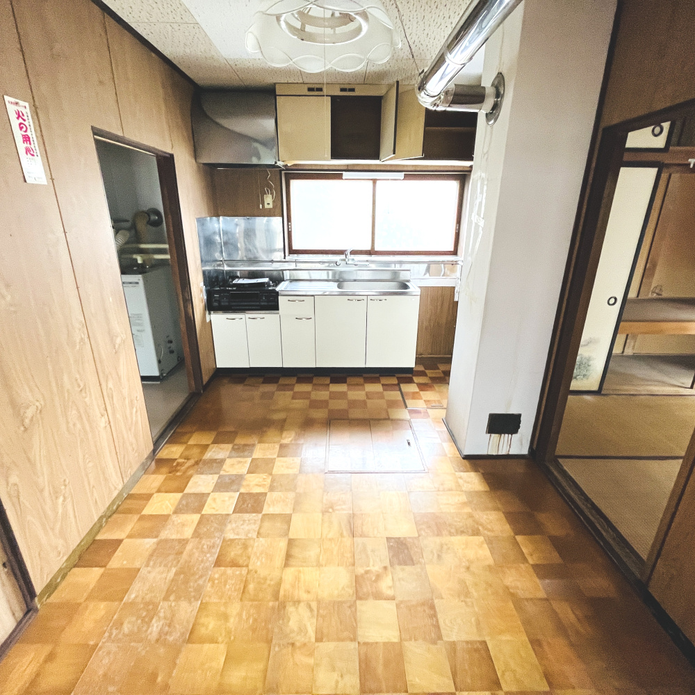 登別市若草町5丁目28-10　中古住宅のキッチン