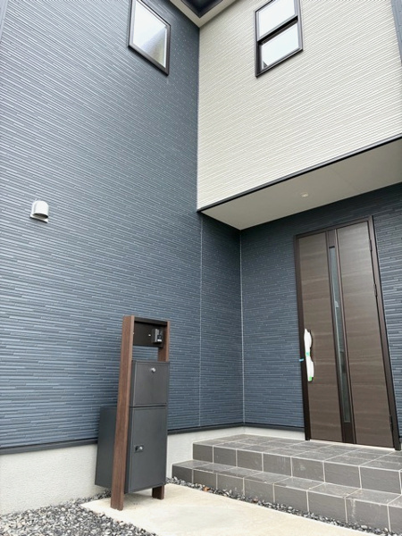 宅配ボックス搭載門柱付き
