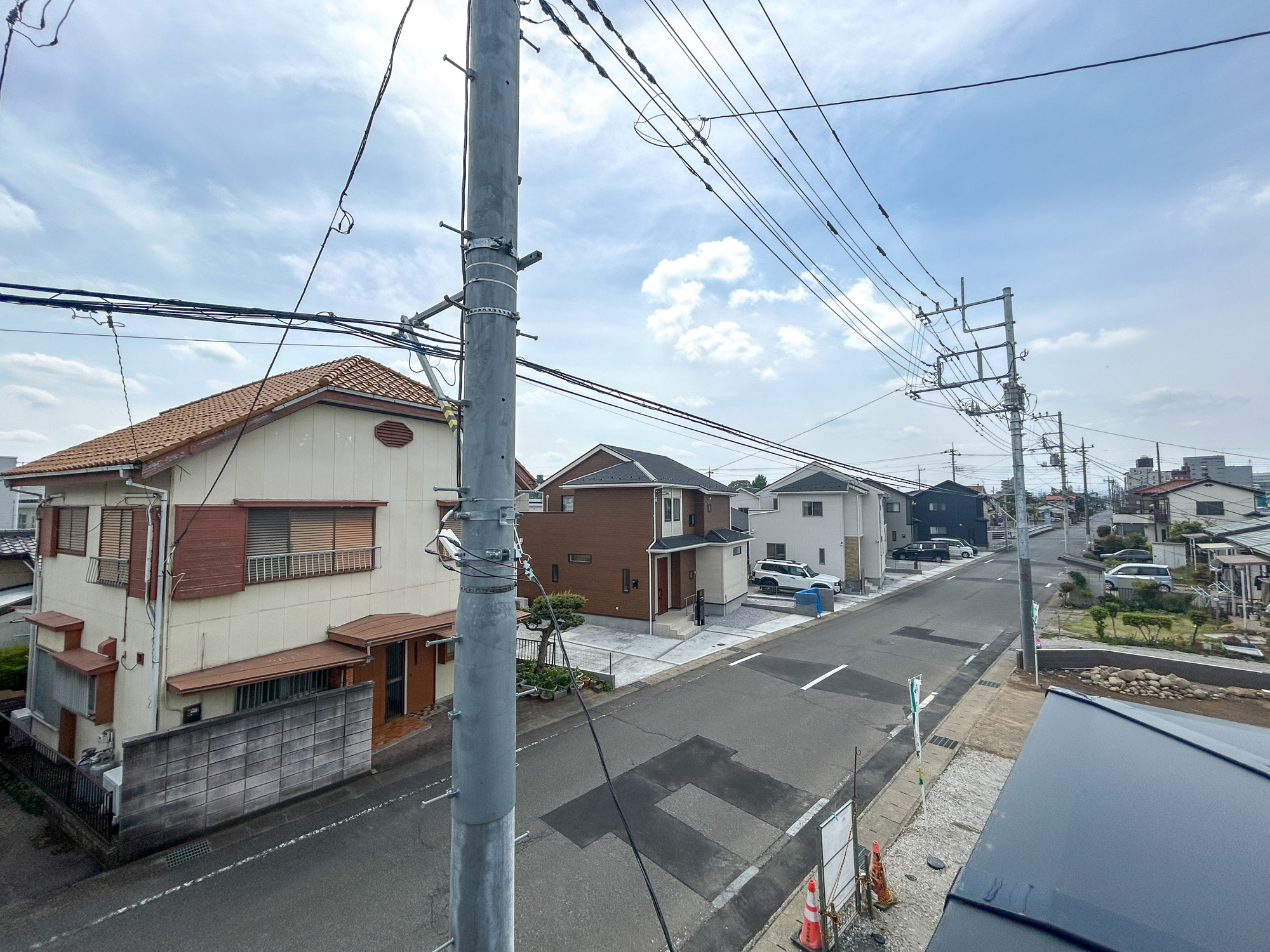 前橋市大友町第5期　新築住宅全1棟の前面道路含む現地写真|隣地との距離が確保されているので開放感のある眺望♪
