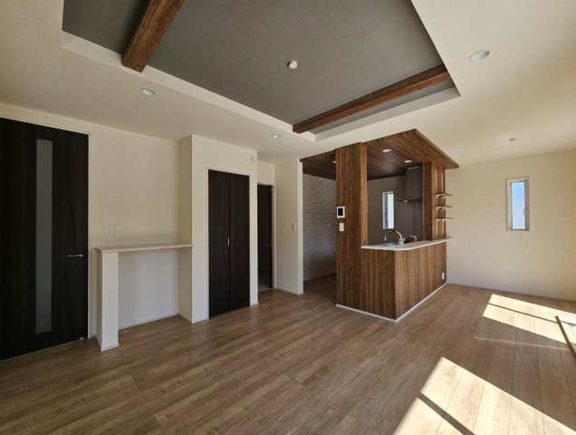 横浜市瀬谷区北新 新築戸建て【仲介手数料無料】カースペース2台の居間・リビング