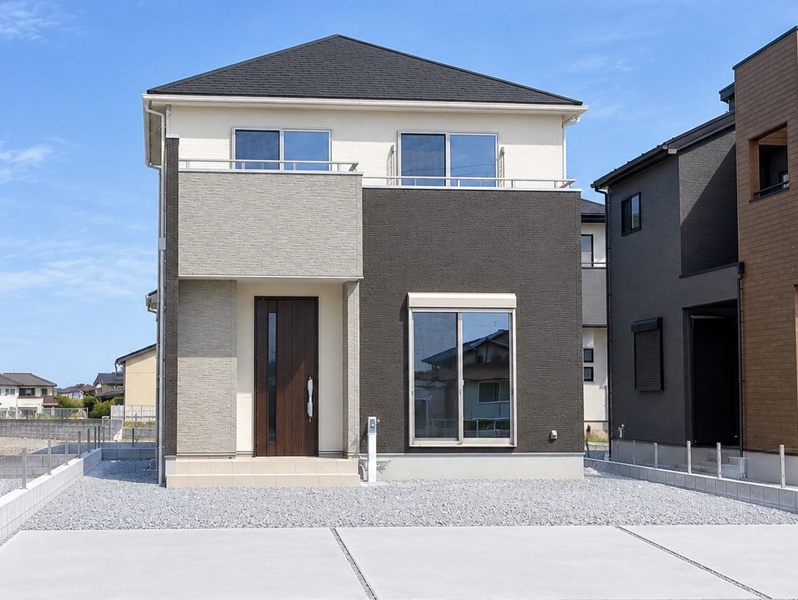 5号棟　現地写真です！建物完成しました！いつでも見学可能♪皆様からのお問い合わせお待ちしております♪（2026/10/17撮影）※外構はCGですので、実際とは異なります。