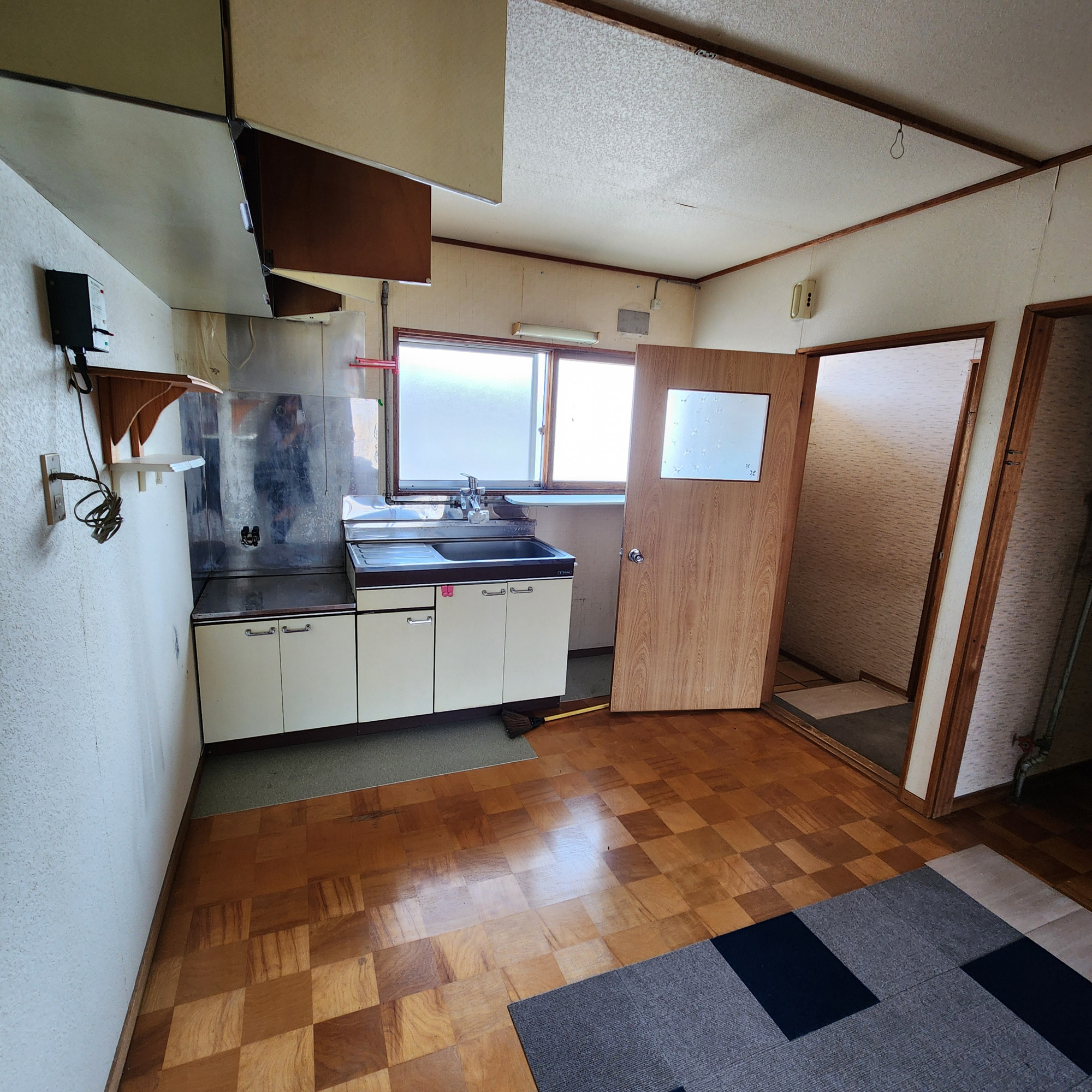 登別市富士町4丁目29-2　店舗付住宅の居間・リビング