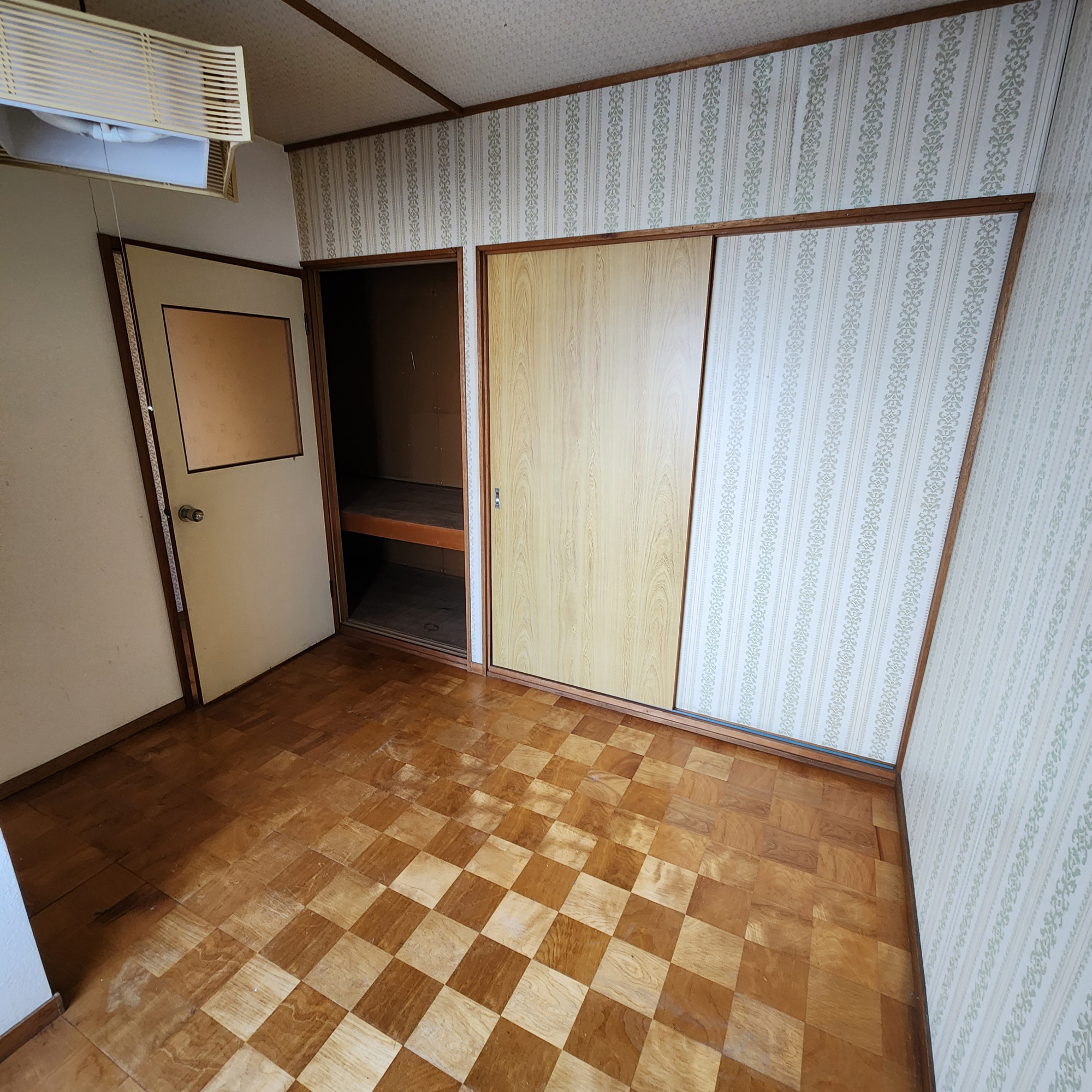 登別市富士町4丁目29-2　店舗付住宅の洋室