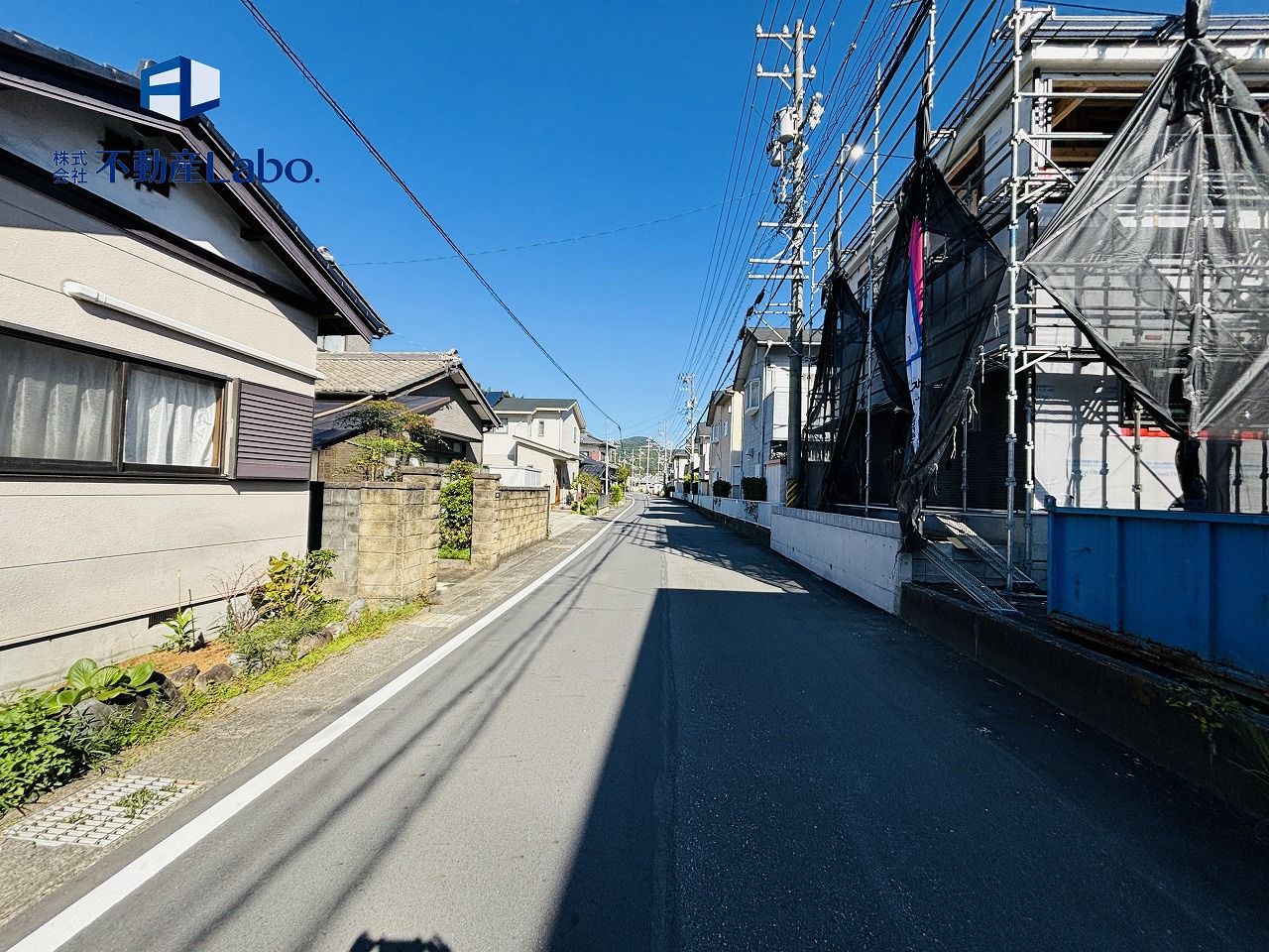 クレイドルガーデン　　富士市中之郷　第6　　全1棟の前面道路含む現地写真|●駐車スペース●
２台以上駐車可能♪
並列駐車のため、車の出し入れが楽々♪