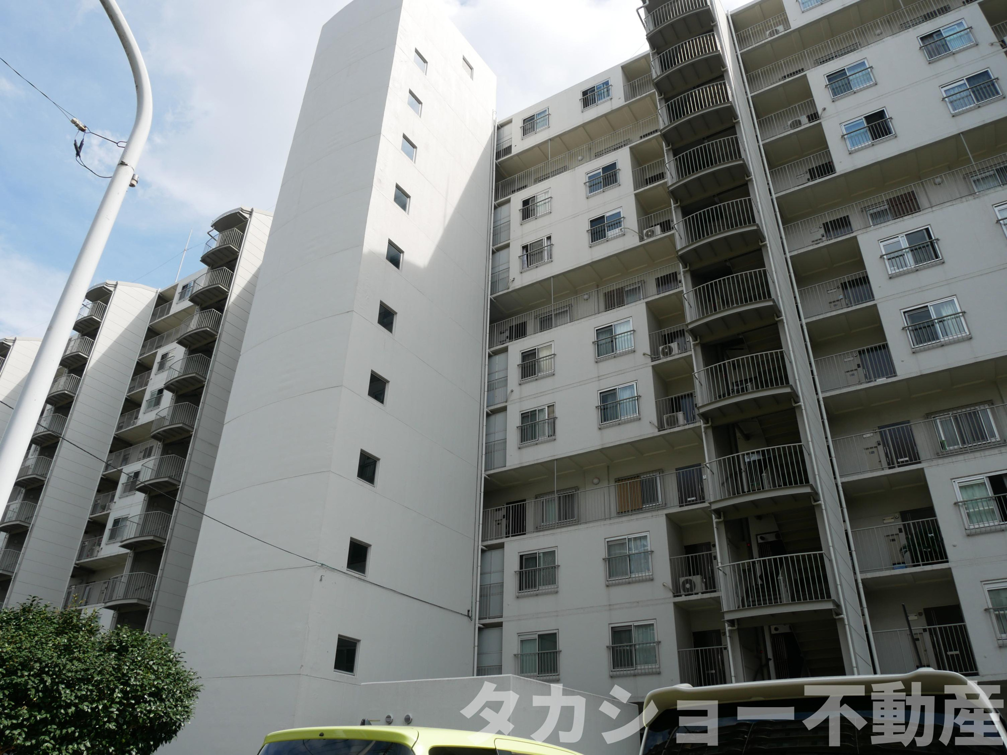 稲毛ファミールハイツ4号棟の外観