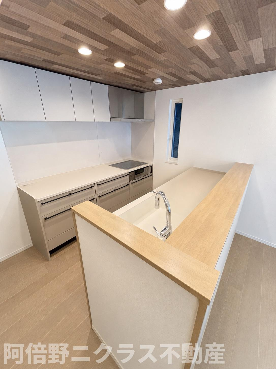 杭全8丁目中古戸建のキッチン|生成AIにより家具等撤去の修正をしております