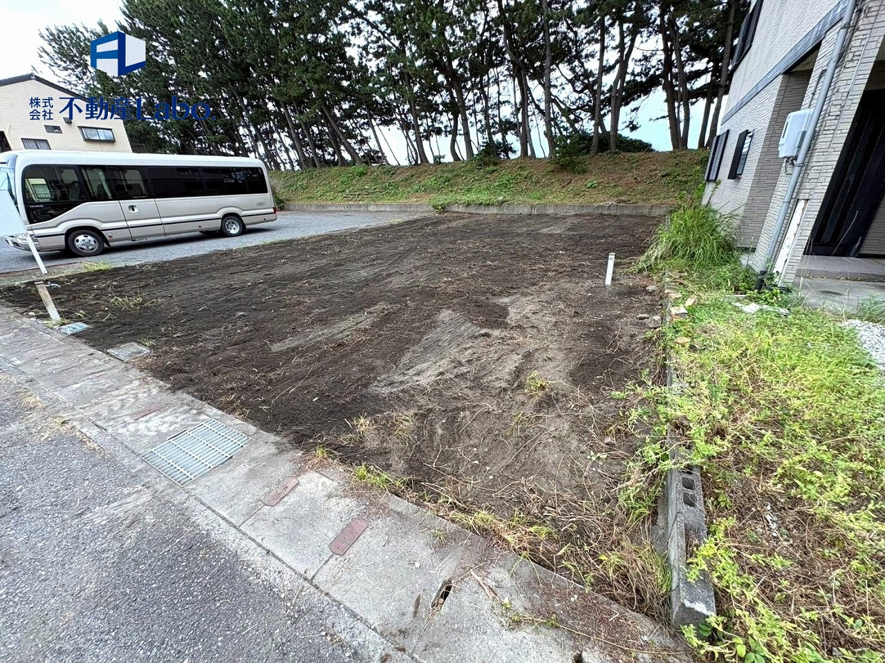 リーブルガーデン　駿河区高松　全1棟の外観|吹抜からの日差しも入りいつもお部屋は明るく過ごせます♪