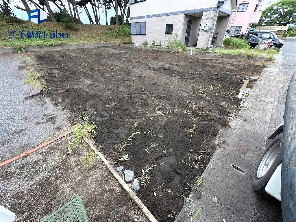 リーブルガーデン　駿河区高松　全1棟の外観|公道からの協定道路になります。
お子様が車通りに出る心配が少ないので安心できますね♪
