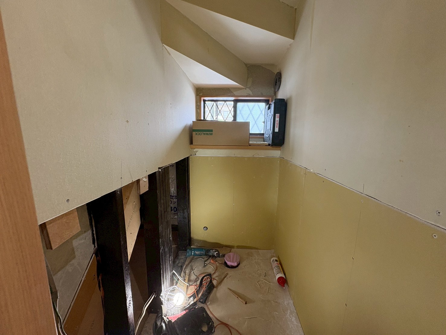 さいたま市緑区三室　中古戸建　2階建4LDKの独立洗面台