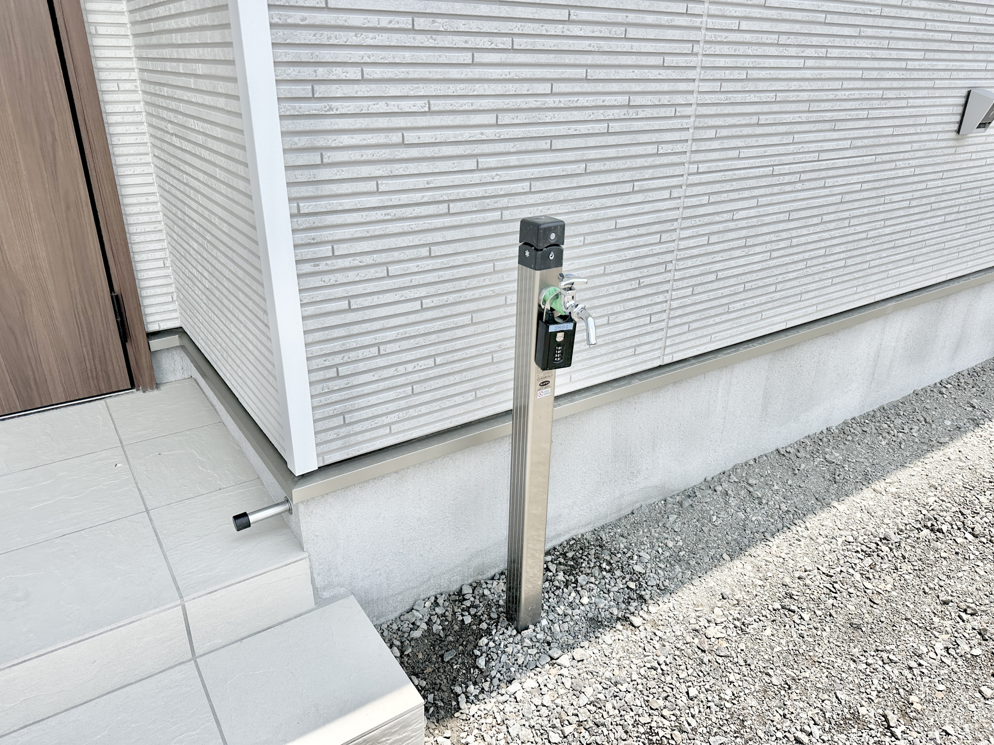 千曲市戸倉第６　新築住宅全５棟の設備|お庭には、立水栓があるのでお子様のお庭遊び後もすぐに手洗いが可能です♪
