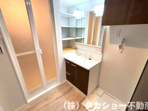 稲毛ファミールハイツ　1号棟の独立洗面台